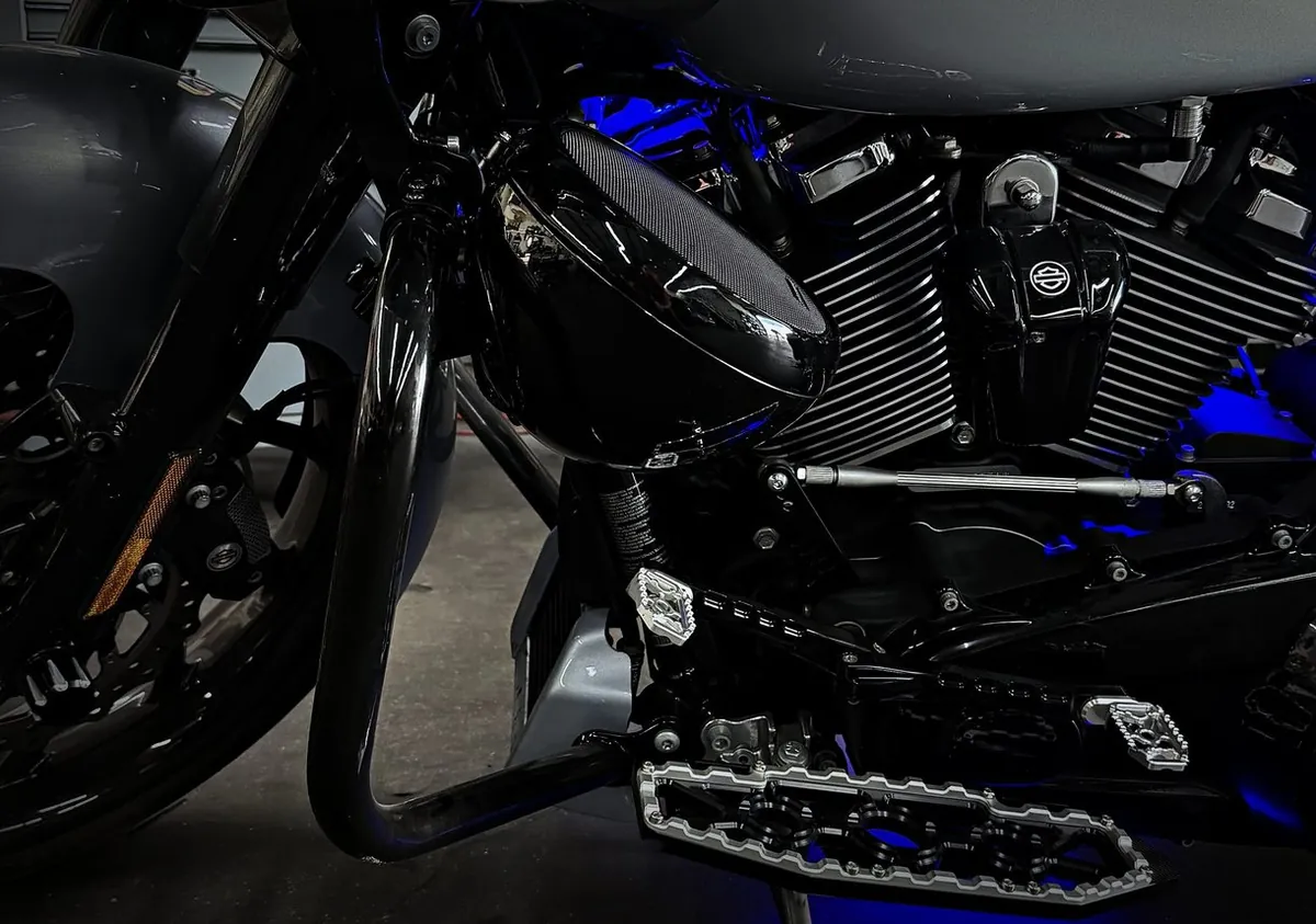 AMS pod install on a Harley